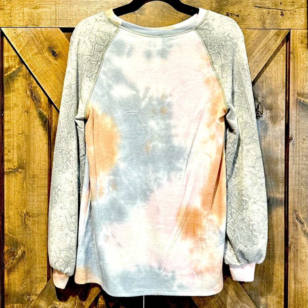 NWOT Vanilla Bay Long Sleeve Tie Dye Python Sleeve Top - Picture 15 of 15
